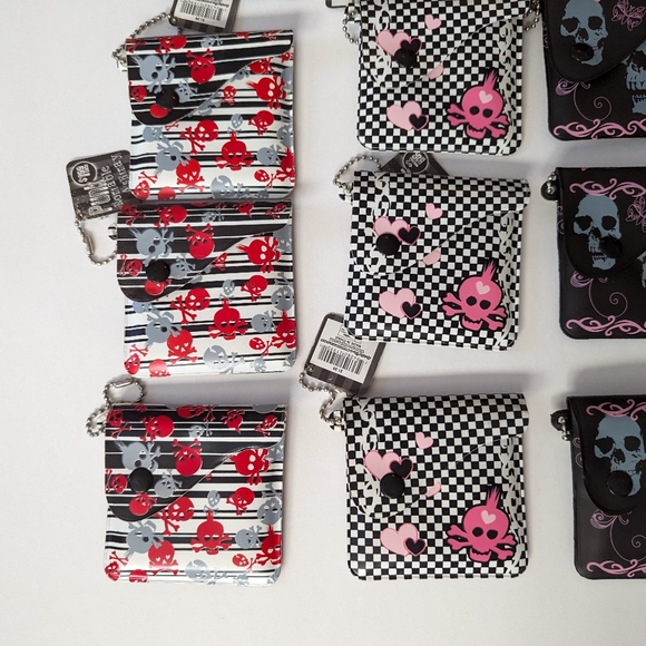 Wholesale Lot Of 30 Pcs PUNK GOTH PORTABLE ASHTRAY COIN MINI PURSE KEYCHAIN - Picture 4 of 6